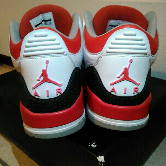 Fire red 3s - Picture 2 of 4