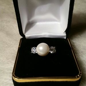 NWOT PARK LANE RING. ON HOLD FOR ISELAO