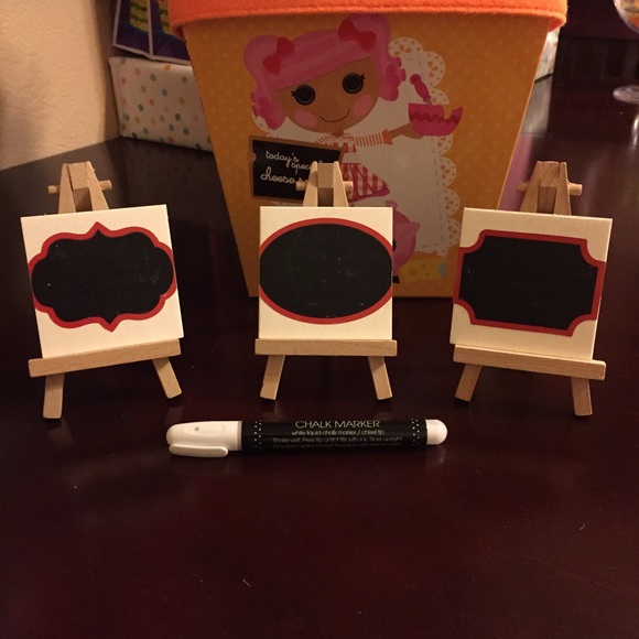 💟3 MINI EASLE CHALKBOARDS WITH CHALK PEN