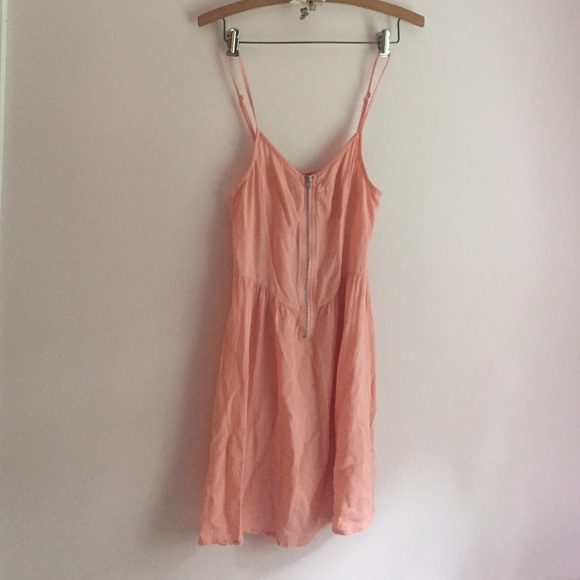 🔴SOLD🔴 H&M peach zipper dress - Picture 3 of 3