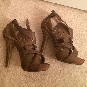 Brown edgy heels