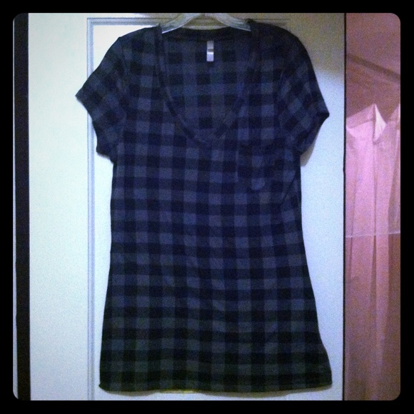Black and grey long t-shirt