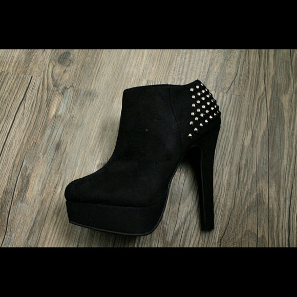 Women's shoes