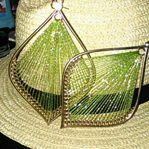 Green and gold earrings - Picture 2 of 2