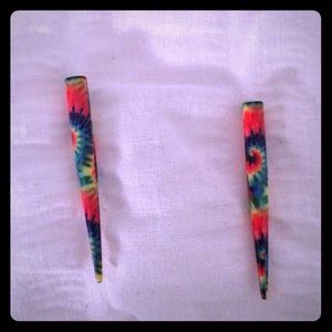 Tie dye gauges