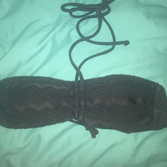 Black swimsuit top - Picture 1 of 2