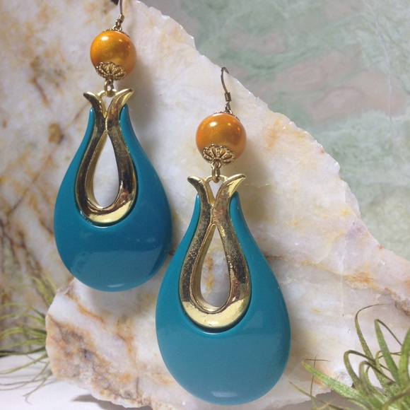 💧❤️ ✨VINTAGE TEARDROP CHANDELIER EARRINGS ✨❤️💧 - Picture 3 of 3