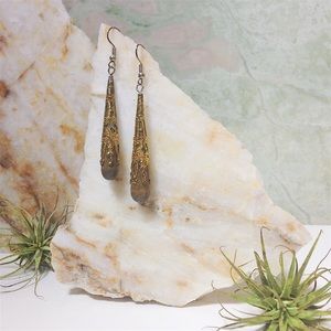 ✨💧💜INDIAN WOODEN TEARDROP WITH GOLDEN DETAIL💜💧