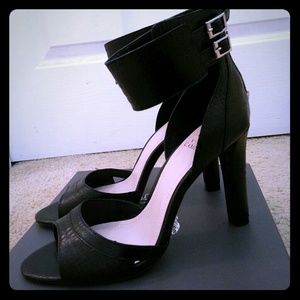 Stylish Vince Camuto Heels ***Brand New***