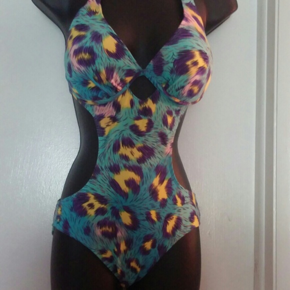 Swim suit