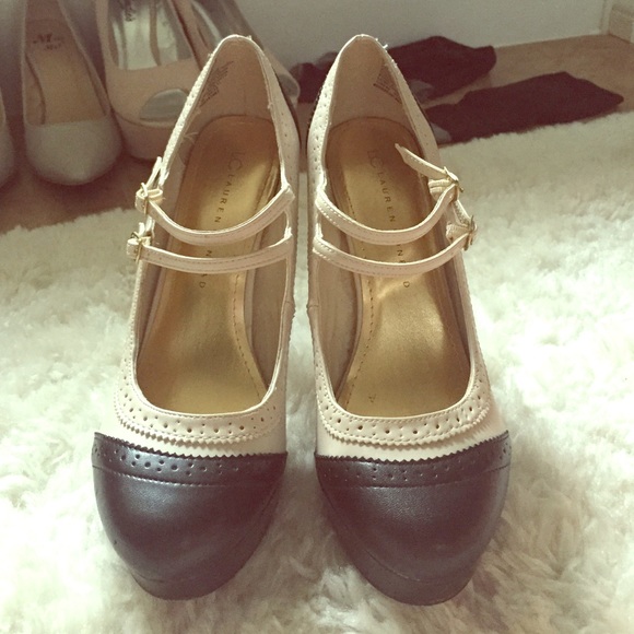 Lauren Conrad, black and cream pumps