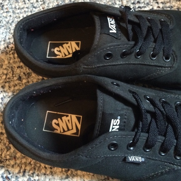 Vans - Picture 3 of 4