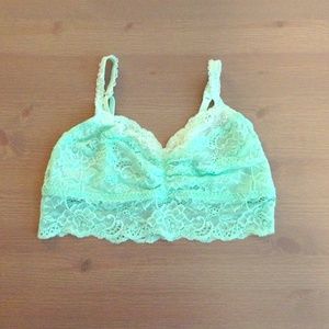 NWOT Victoria's Secret Lace Bra