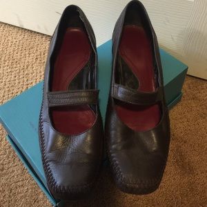 What's what brown leather shoes