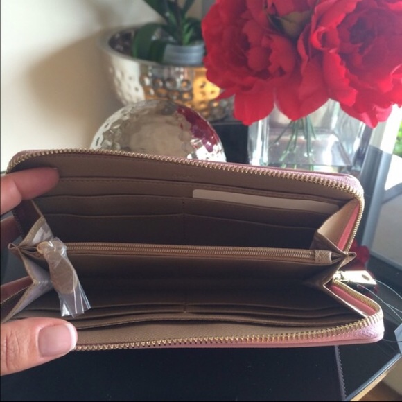 🔴🔴SOLD IN BUNDLE🔴🔴 - Picture 3 of 4