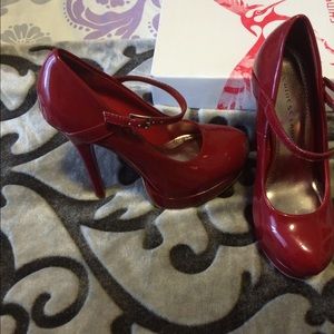 Chinese laundry red pumps