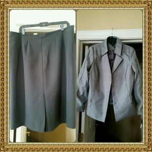 New never worn Skirt suit