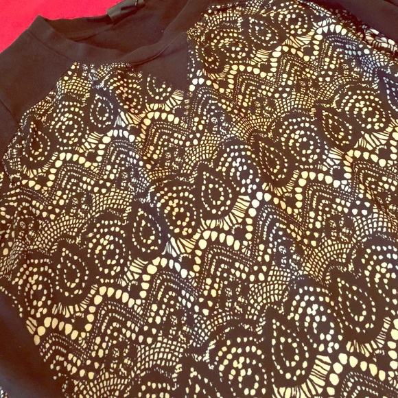 Mossimo sweatshirt with silky print