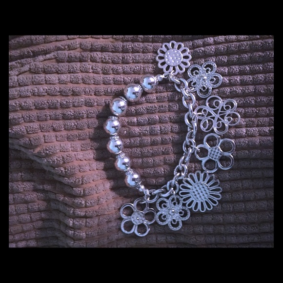 Silver flower bracelet