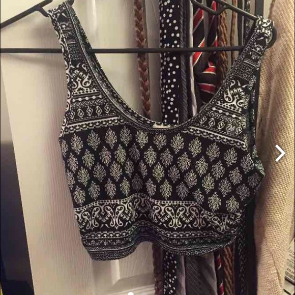 Crop top