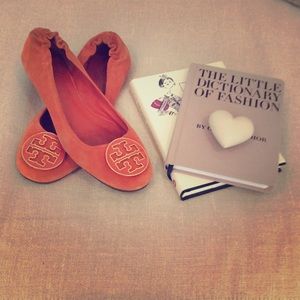 💗HP💕 Tory Burch burnt orange suede flats!