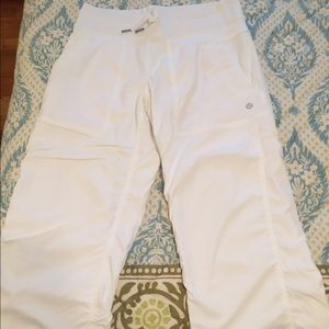 Lululemon studio crop white