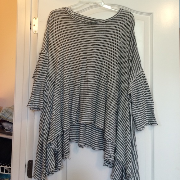 Free people quarter length flowy shirt