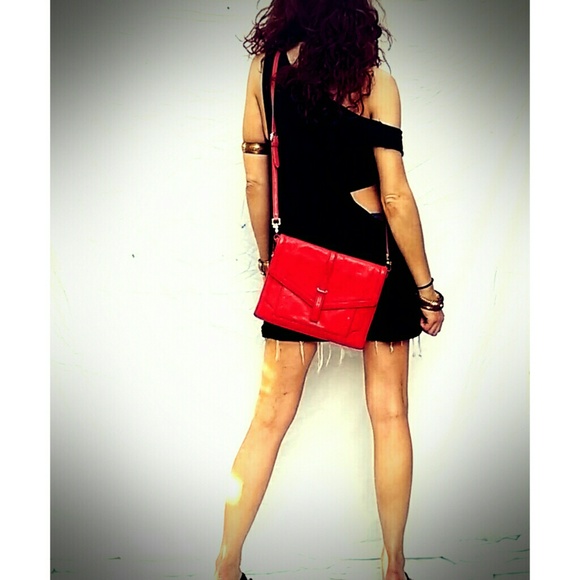 Tory Burch Handbags - ❌SOLD Tory Burch Crossbody Convertible Clutch❌