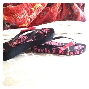 Juicy Ciuture flip flops