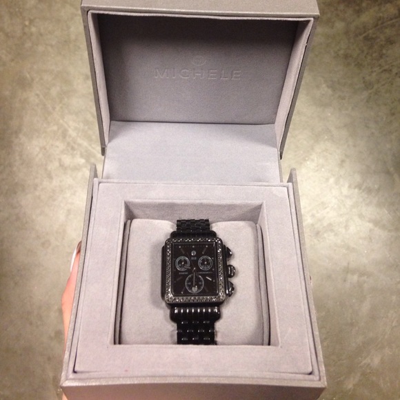 Michele Black Linked band