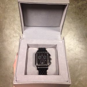 Michele Black Linked band