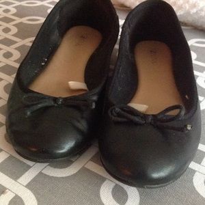 Black ballet flats
