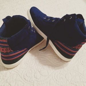 High lace up printed sneakers