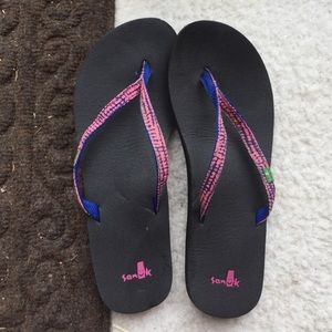 Sanuk flip flops