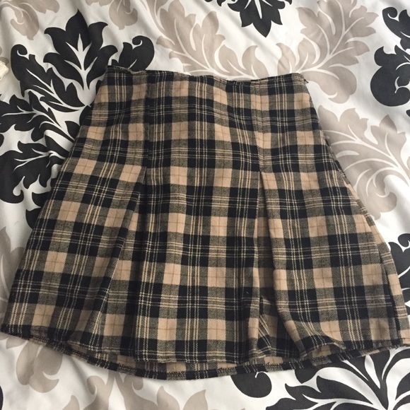 Brandy Melville plaid skirt
