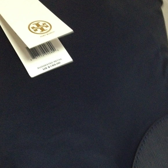 ❌Tory burch swing pack navy❌ - Picture 2 of 4