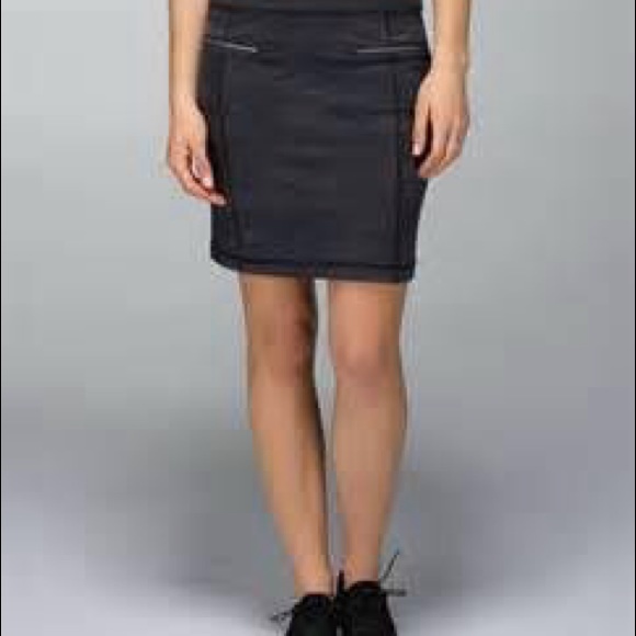 Lululemon rocket skirt