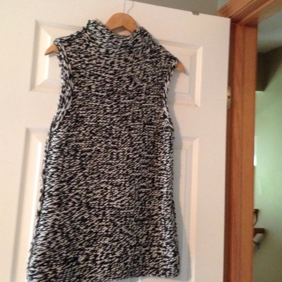 Tank top sweater! - Picture 1 of 2