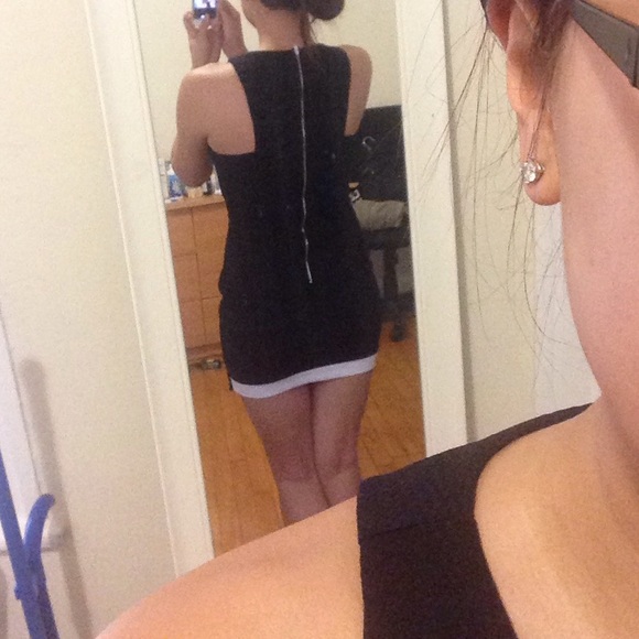 Black Dress - Picture 2 of 4