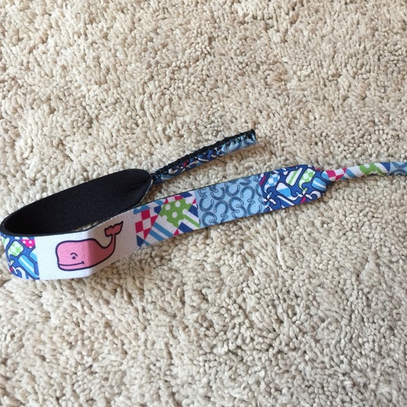 Vineyard vines sunglasses holder