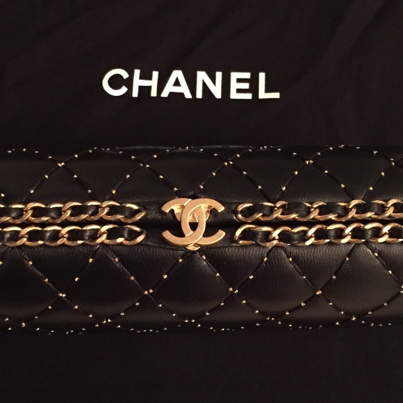 Chanel clutch - Picture 2 of 3