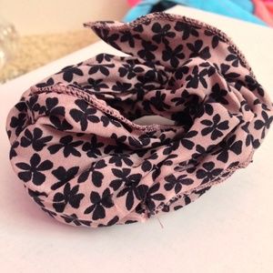 Brandy Melville Flower Print Multi Use Headband