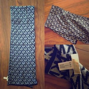 Michael Kors Scarf (authentic)