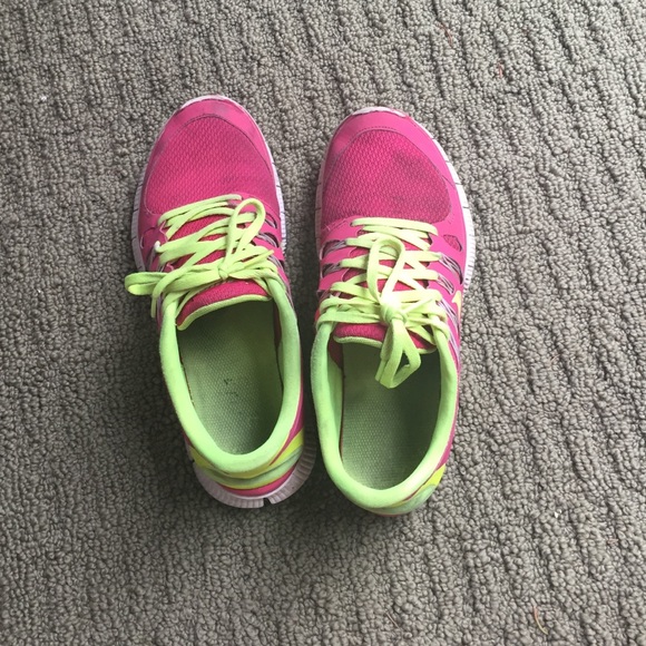 Nike tennis shoes