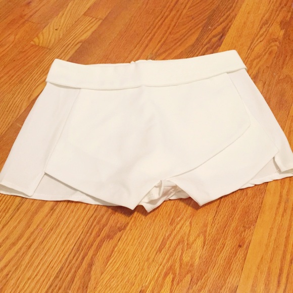 Assymetrical skort