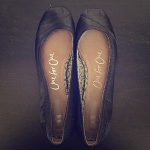 Toms black ballet flats! Worn once!