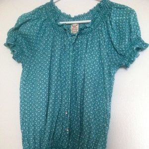 Blouse color green