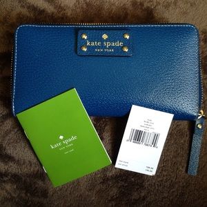 💥SALE💥 Almost New Kate Spade Wallet!