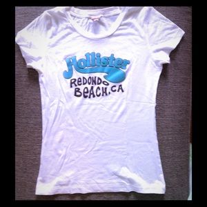 Hollister logo tee