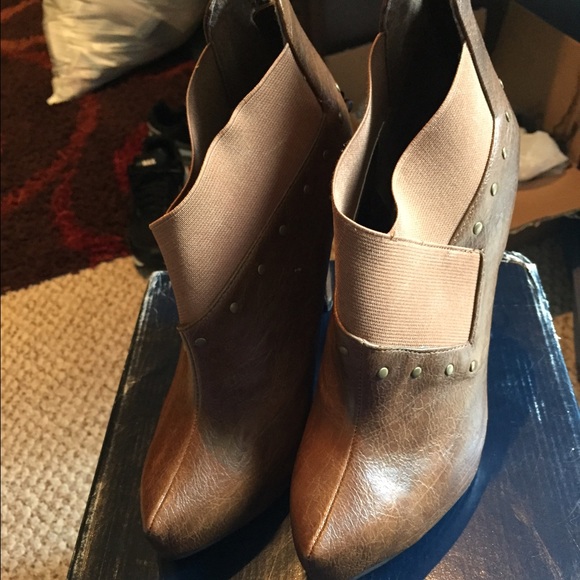 Dereon booties - Picture 2 of 4